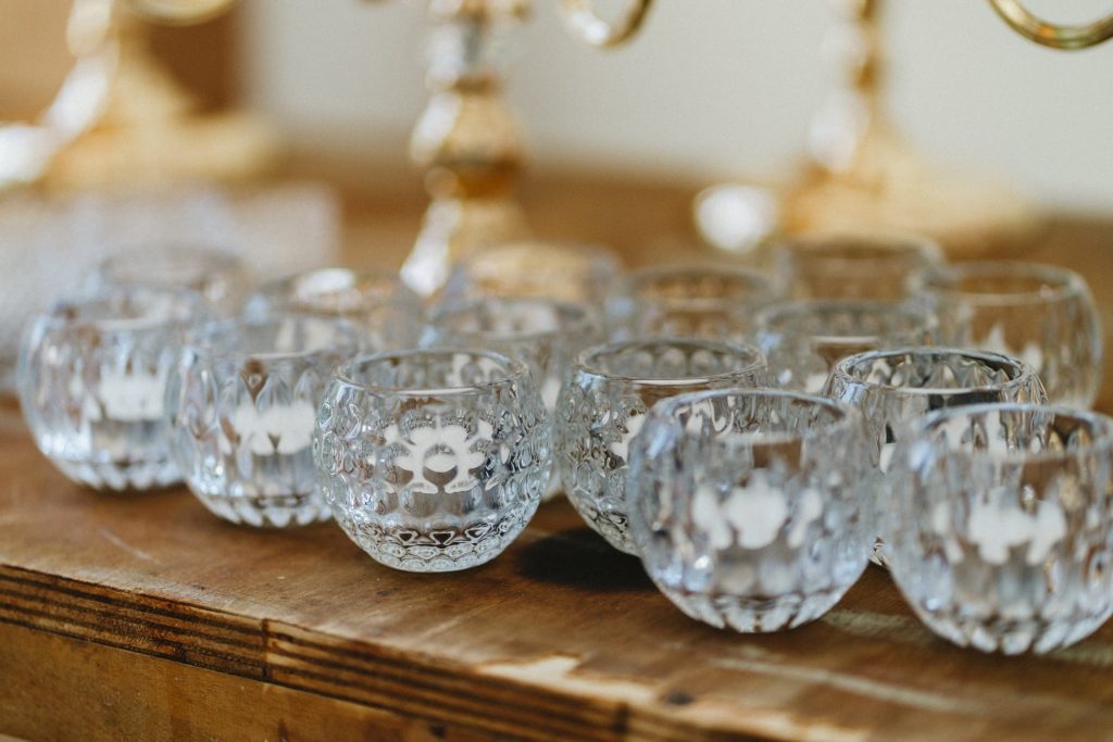 Matrimonio natalizio, perché sposarsi sotto Natale 3 Chi di voi non ha mai pensato di sposarsi sotto Natale? Questo periodo è tra i più magici dell'anno e inoltre coincide con il momento in cui le famiglie si ricongiungono per trascorrere del tempo insieme. E allora perché non approfittarne per organizzare un indimenticabile matrimonio natalizio?!