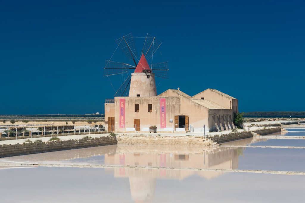 Matrimonio in Sicilia, i 5 luoghi più romantici 2 Matrimonio in Sicilia, Trapani, le sue saline ed i mulini a vento