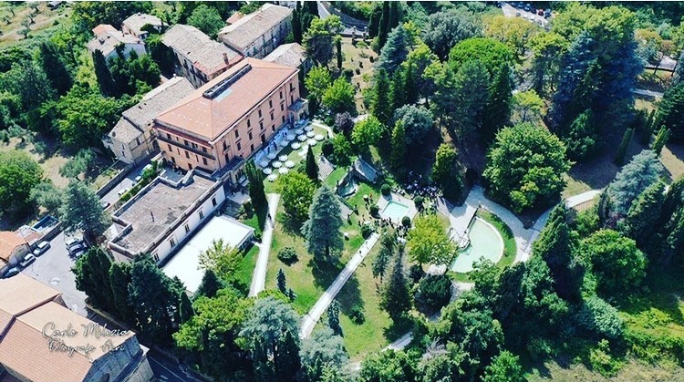 5 migliori location per matrimoni all'aperto in Calabria 5 Villa Quintieri nella ricchezza del valore storico